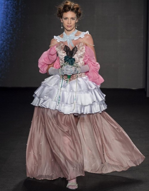 CAROLINE MARCUSSI (Foto 49)