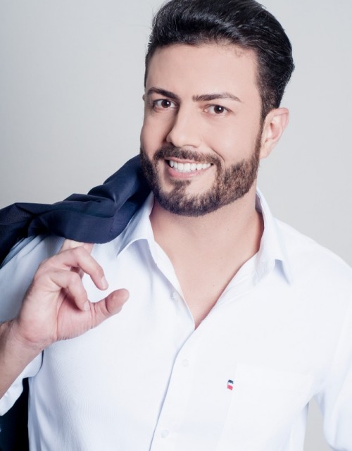 DOUGLAS DUENHAS