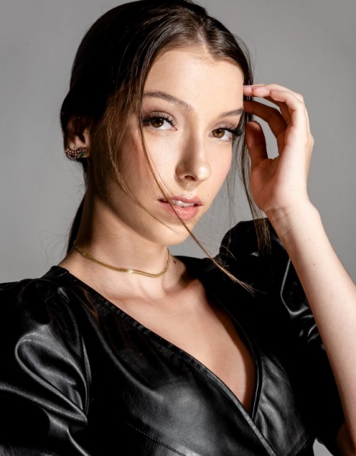 JULIA  FERNANDES