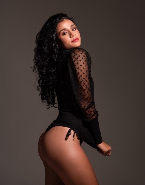 ANA CLARO (Foto 1)