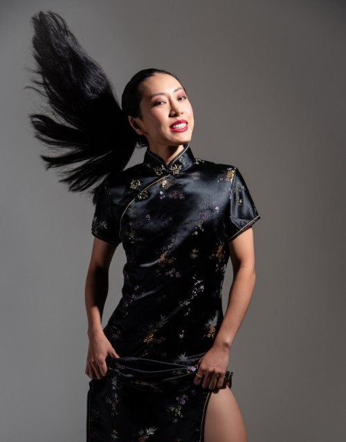 AYUMI OSHIQUIRI (Foto 1)