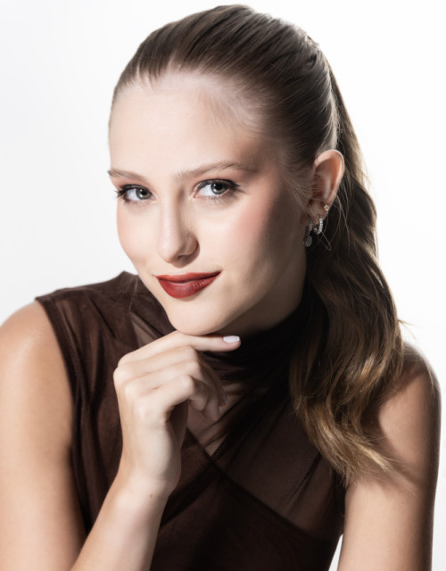 ANA ALBINO (Foto 1)
